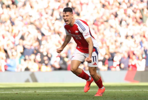 Gabriel Martinelli – 8: Bên cạnh Trossard, Martinelli cũng là một trong những gương mặt nổi bật nhất trận. Ngôi sao người Brazil chính thức nổ súng tại Premier League mùa này sau chuỗi trận tịt ngòi thất vọng.